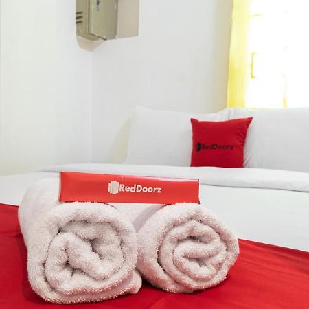 Reddoorz Near Sun Plaza Medan 2 Hotel Екстериор снимка