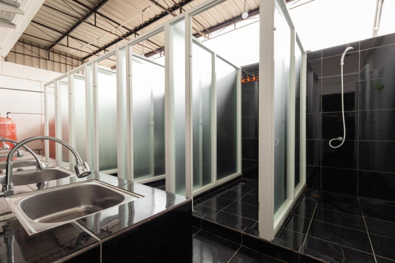 Reddoorz Near Sun Plaza Medan 2 Hotel Екстериор снимка
