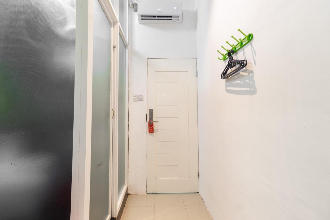 Reddoorz Near Sun Plaza Medan 2 Hotel Екстериор снимка