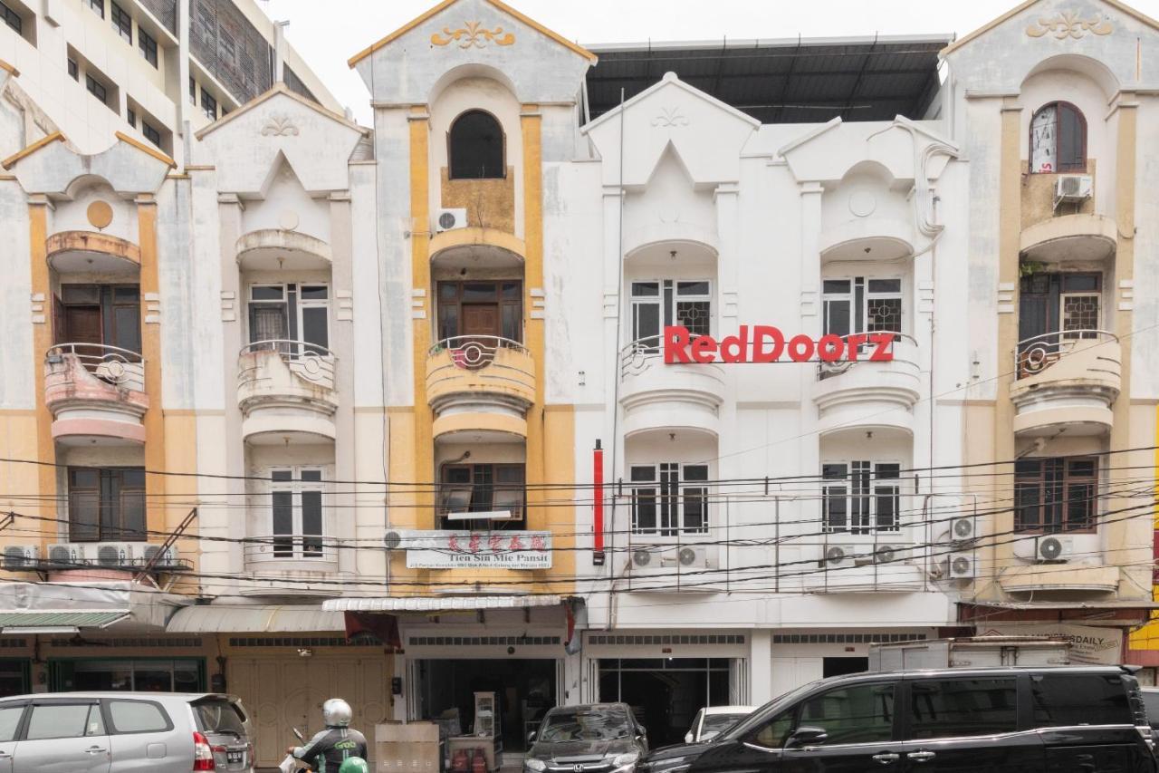 Reddoorz Near Sun Plaza Medan 2 Hotel Екстериор снимка